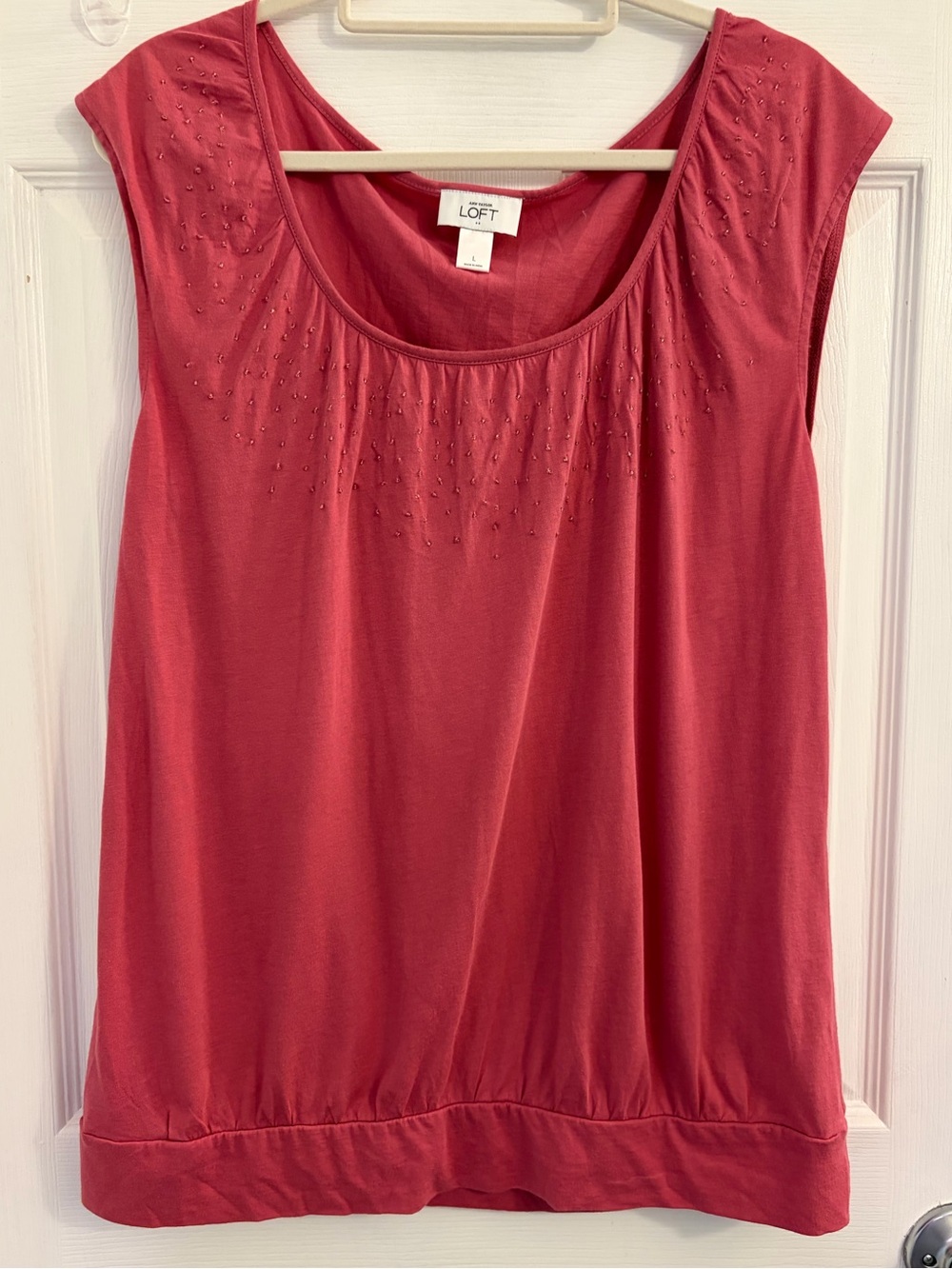 LOFT Pink Scoop Neck Beaded Cap-Sleeve Tank top. Size large $8